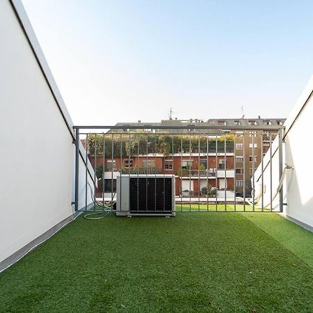 5 Giornate Apt Con Terrazzo E Garage Privato Milan Bagian luar foto