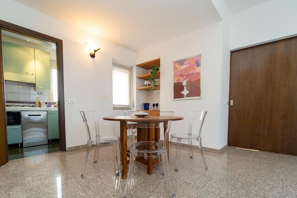 5 Giornate Apt Con Terrazzo E Garage Privato Milan Bagian luar foto