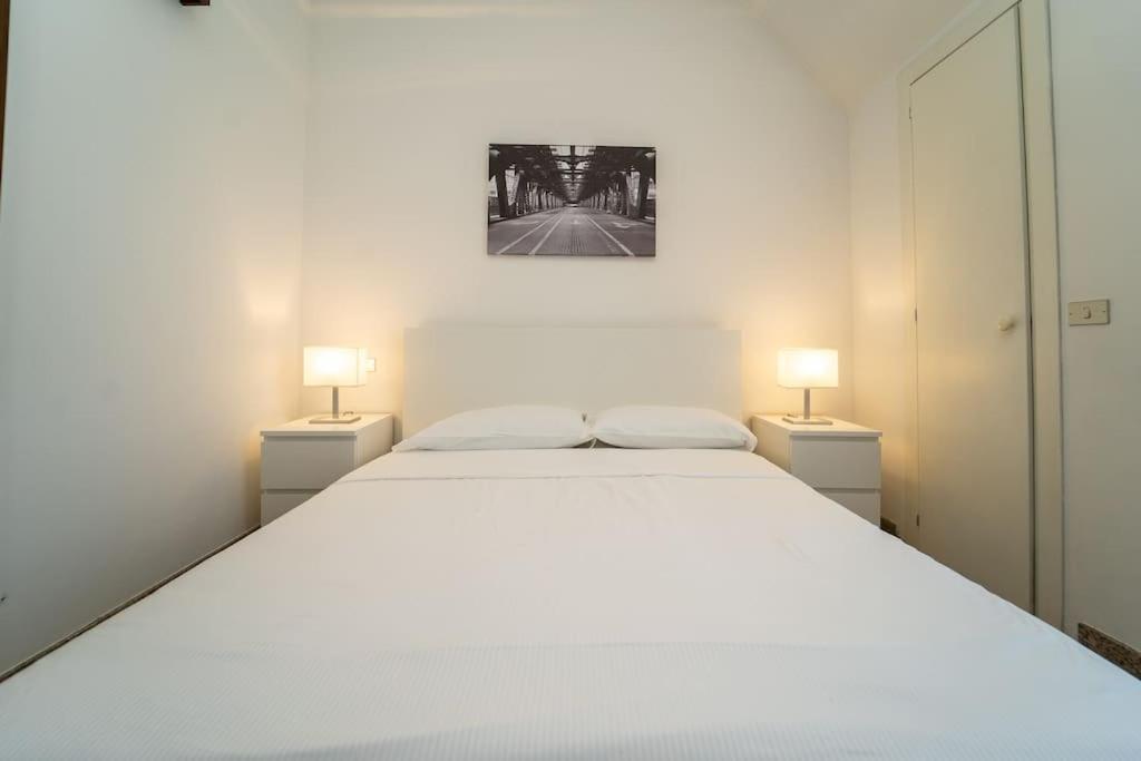 5 Giornate Apt Con Terrazzo E Garage Privato Milan Bagian luar foto