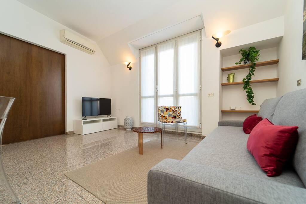 5 Giornate Apt Con Terrazzo E Garage Privato Milan Bagian luar foto
